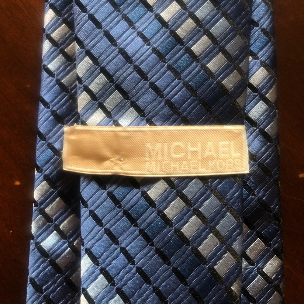 MICHAEL Michael Kors Angled Silk Tie - Picture 2 of 3